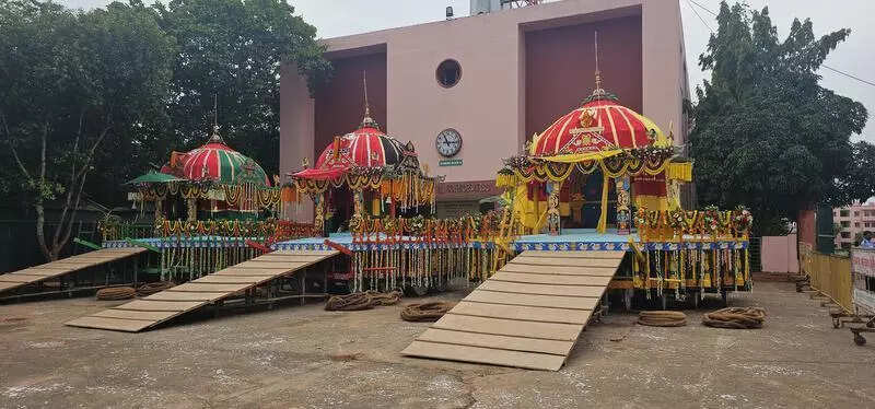 Urbanisation pressures spur reduction in chariot heights in city