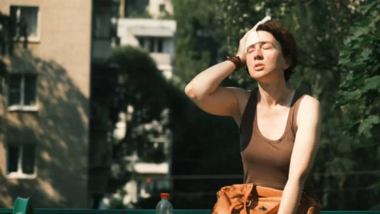 How does rising heat affect the body?