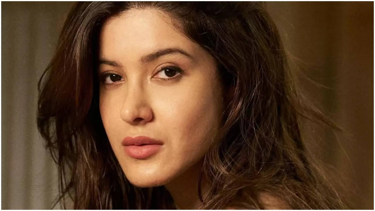 Shanaya opens up on fame and criticism ahead of debut