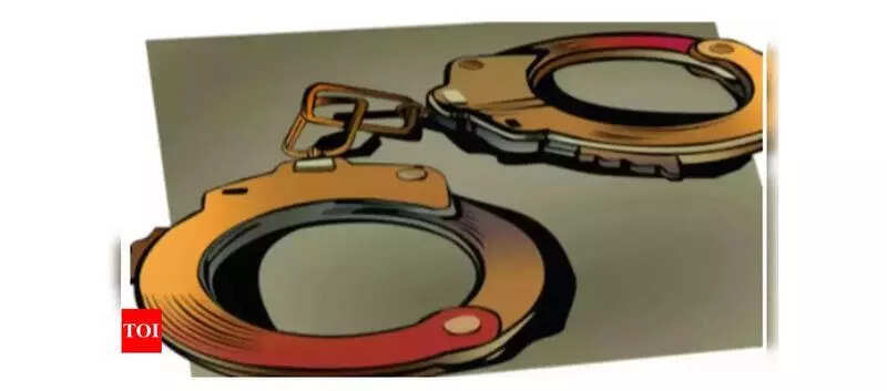Man posing as cop arrested for extorting money from Kailash Nagar resident