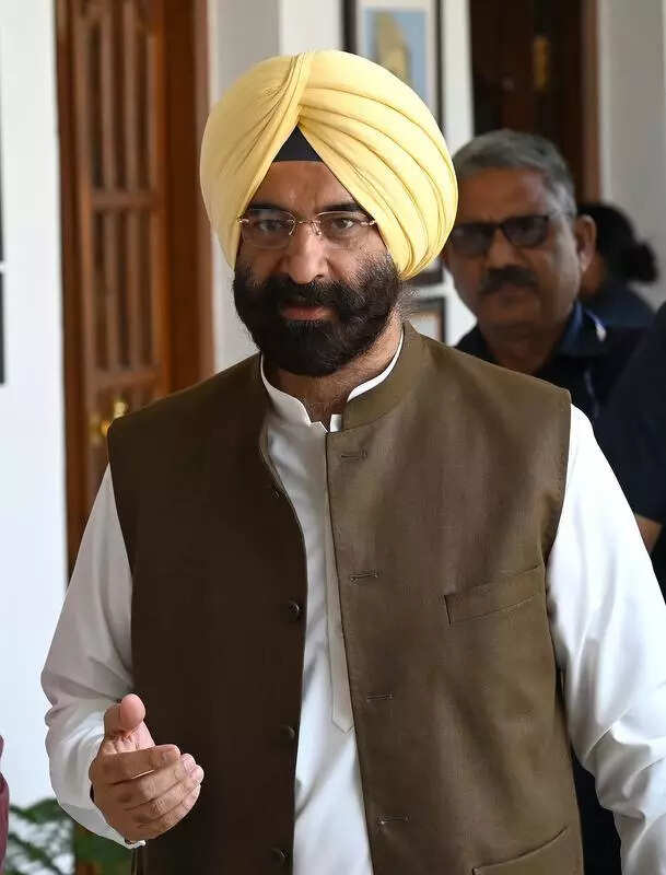 Sirsa orders probe into operations at DSIIDC’s centre