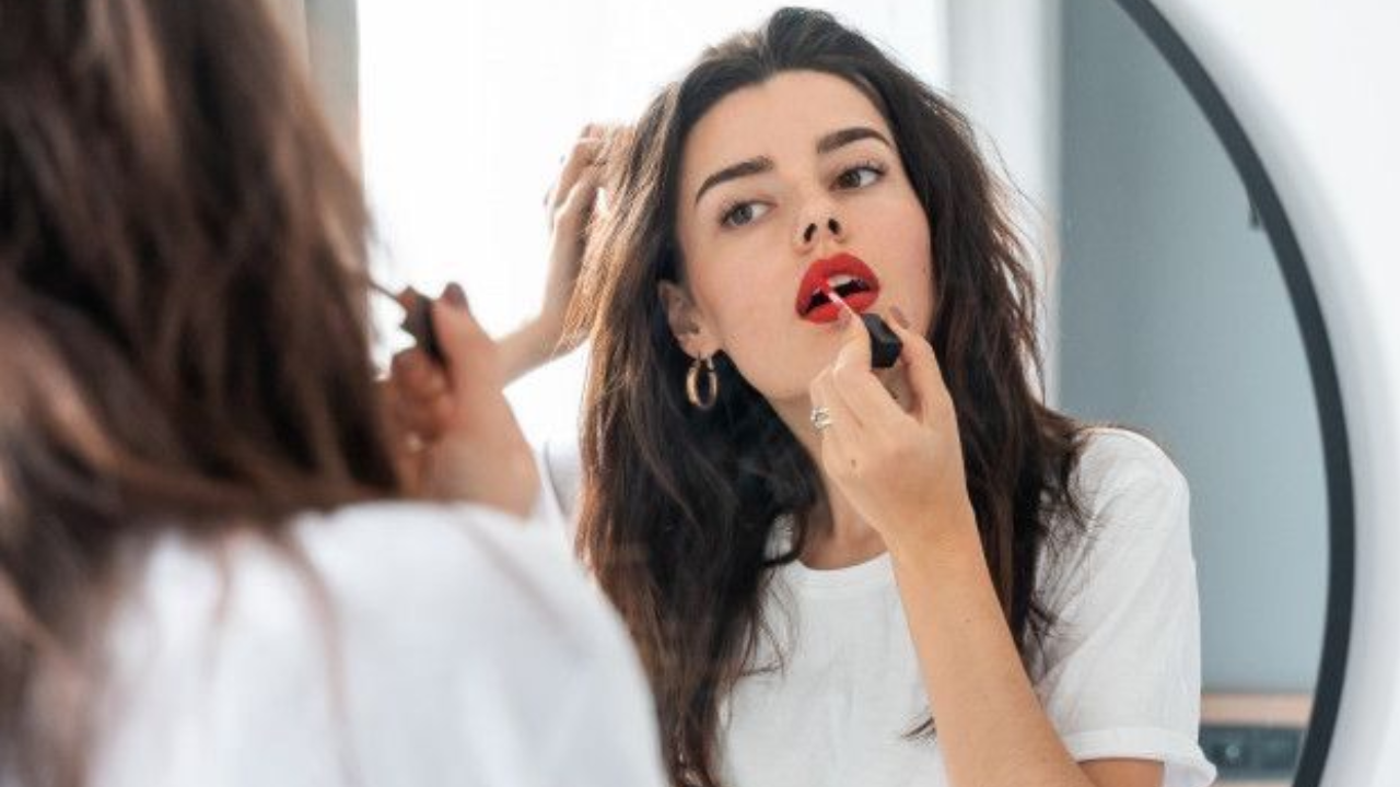 Easy-to-go long-lasting lipstick hacks