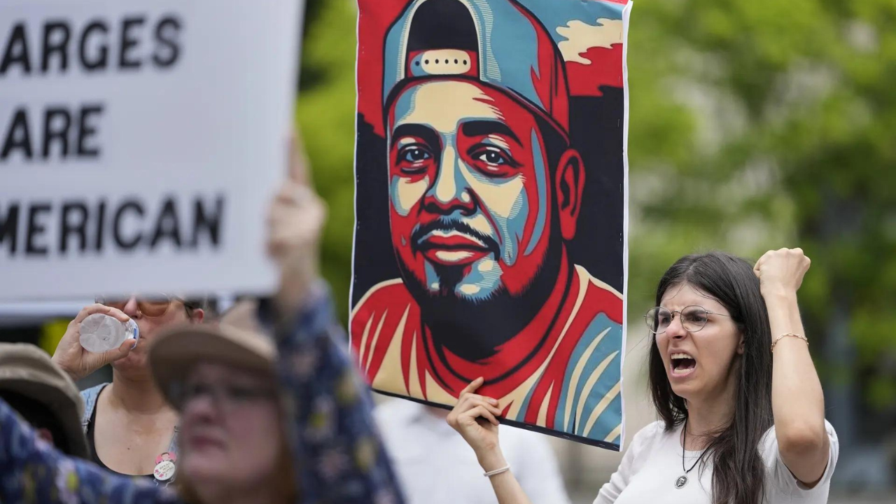 'Tortured & beaten': Kilmar Garcia recalls horrifying moments in El Salvador prison