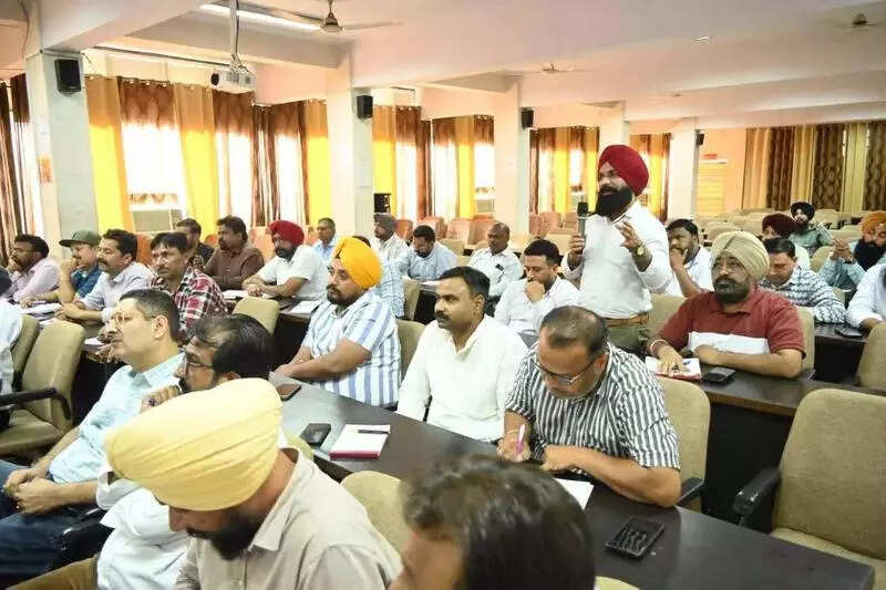 Ludhiana MC chief directs officials to ensure cleanliness and intensify action against illegal slaughtering