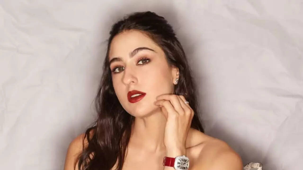 Sara says she never used 'dating apps'