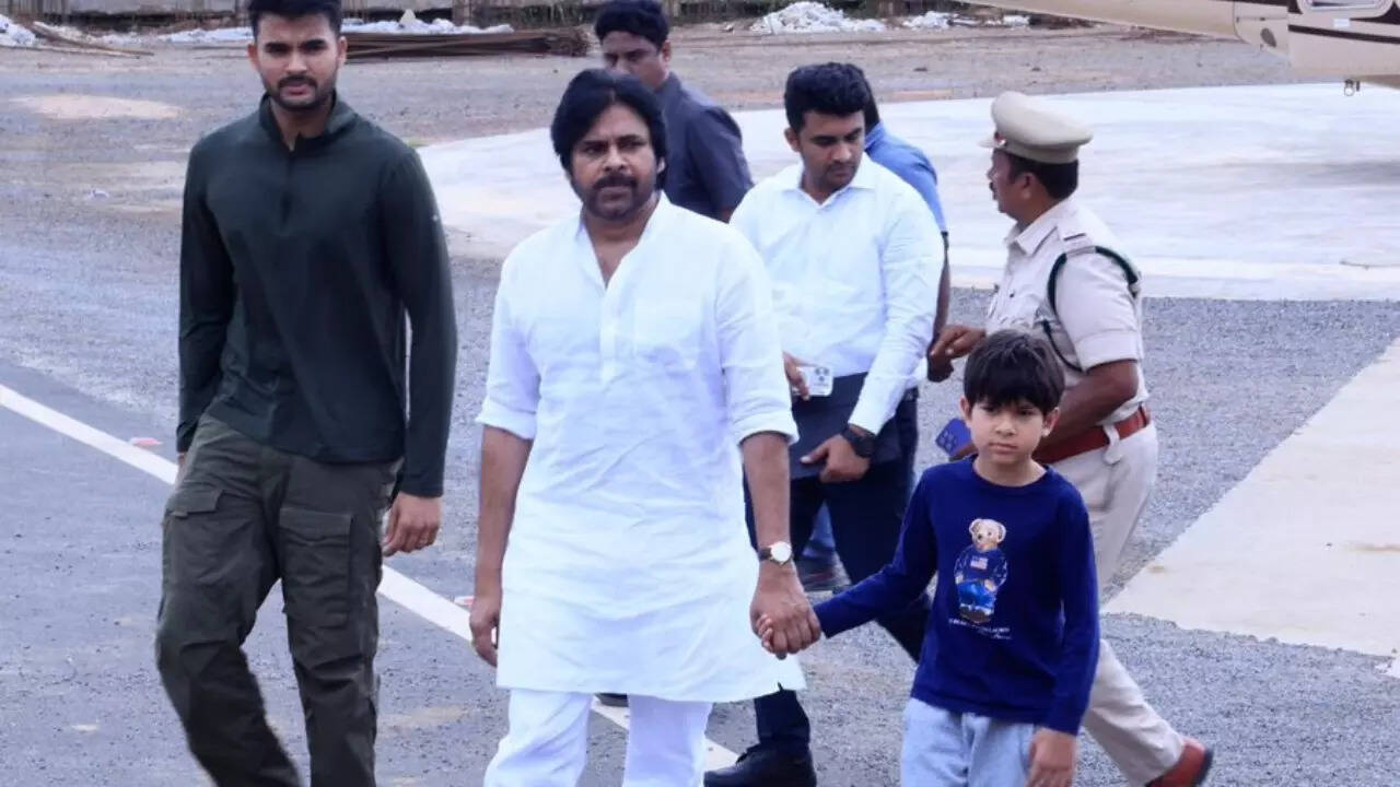 Pawan Kalyan’s rare PIC with sons Akira, Mark goes viral