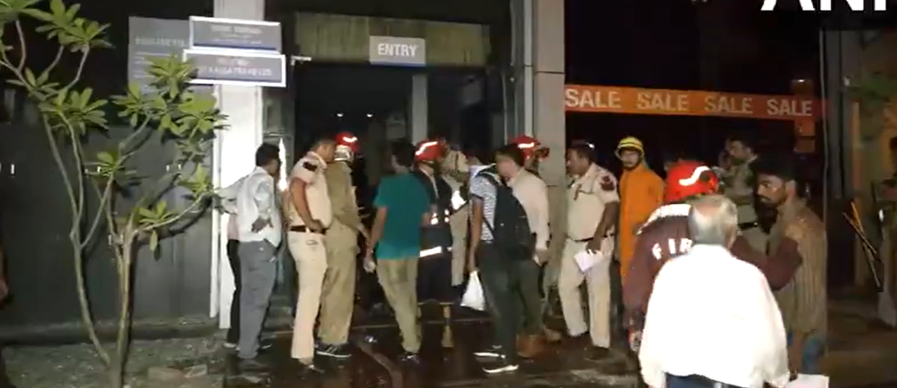 Delhi blaze: Fire at Vishal Mega Mart in Karol Bagh – video
