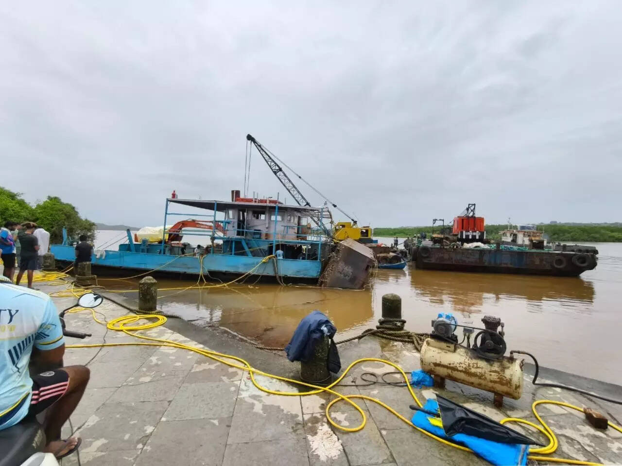 Ferry capsized at Chorao finally pulled out of water after 11 days