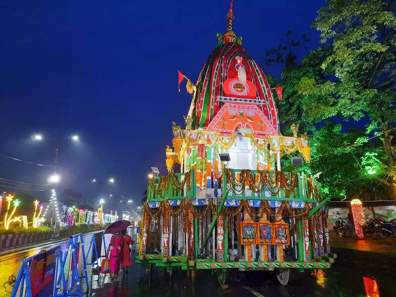 Digha rub-off effect: Attendance soars at Kolkata Rath, riding high on state’s festive momentum