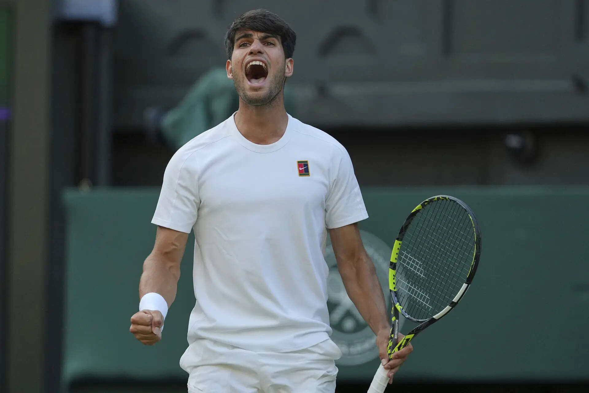 Wimbledon 2025: Alcaraz, Sabalenka battle forward; Keys falls