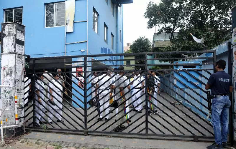 Cops to keep close watch on campus on reopening day