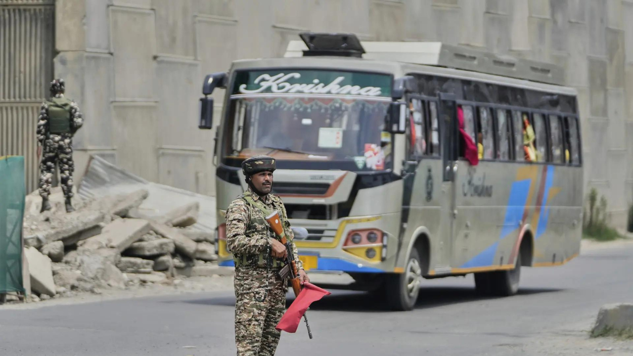 J&K: 36 Amarnath pilgrims injured as bus hits others