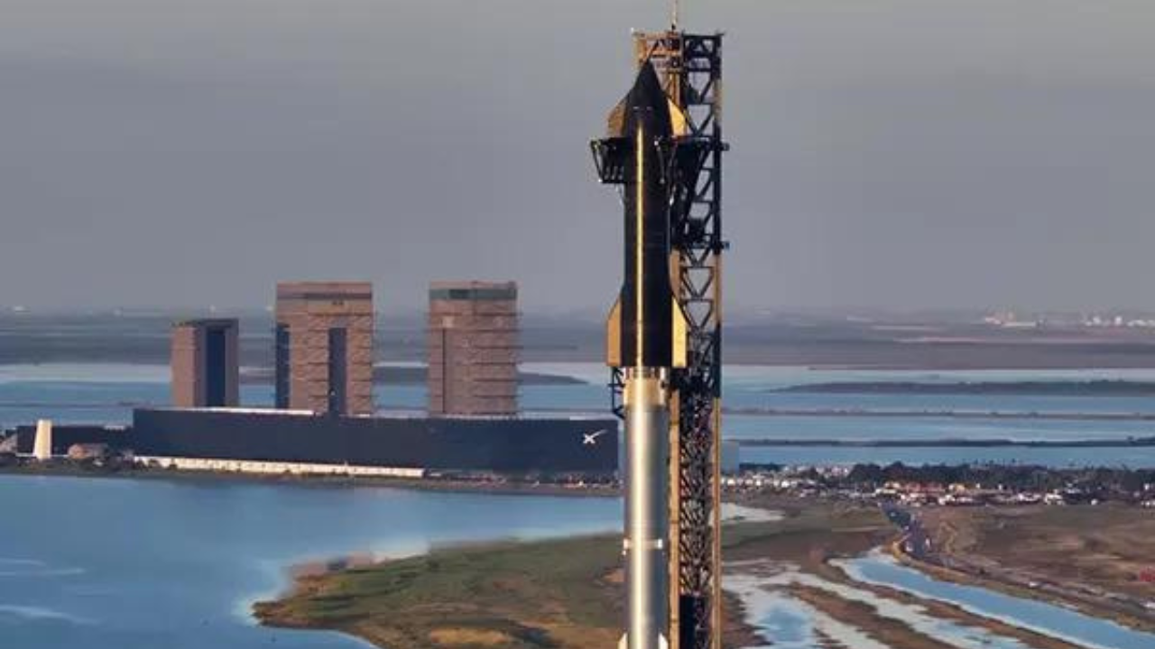 US Air Force suspends SpaceX rocket project