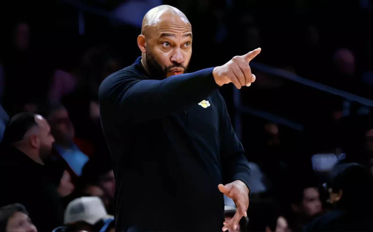 Darvin Ham during a Clippers Vs Lakers match