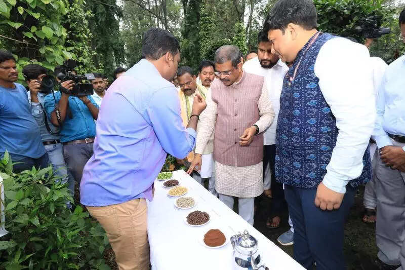 Pradhan lays stress on coordinated efforts to scale up prodn of Koraput coffee