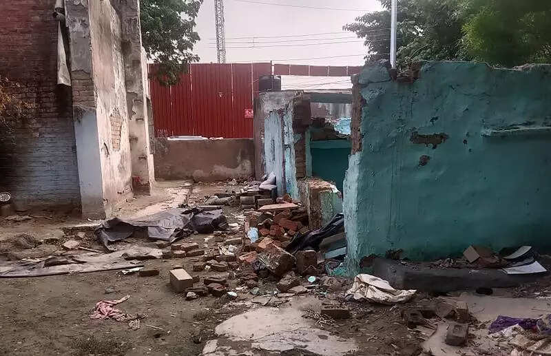 Water infra crumbles, taps sputter as supply-demand gap widens in Gurgaon Sector 23A