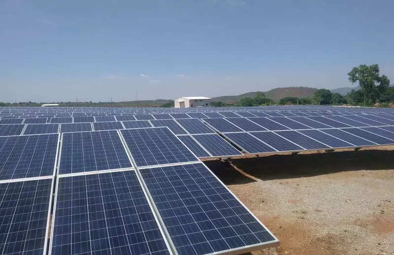 Clear skies help solar power generation scale new high