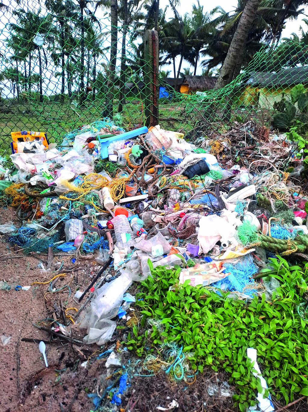 Unattended garbage turns Colva beach stretch into ‘waste’ land