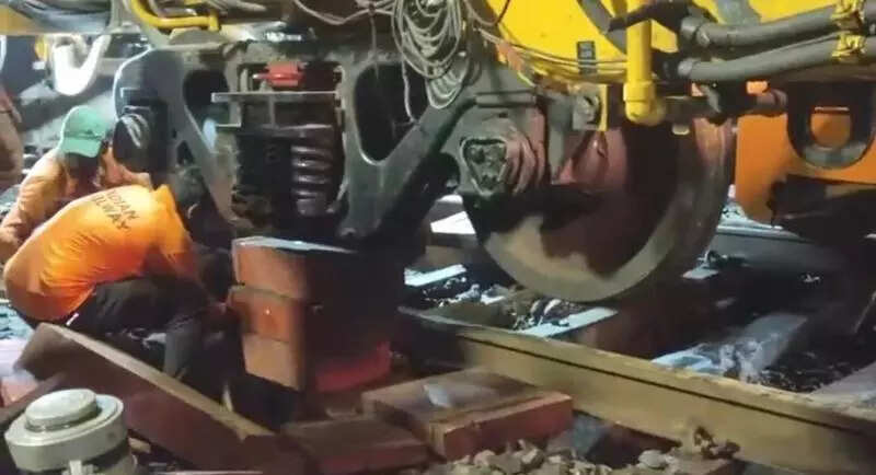 Track Machine Derails Near Nerul, Disrupts Harbour Line Services