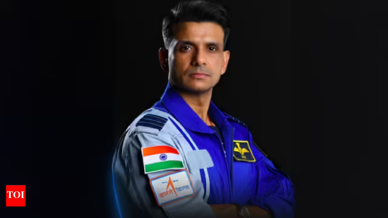 Shukla speaks to Isro chairman, experiments reviewed