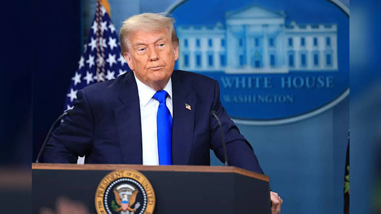 Trump backs Washington Commanders’ old name; calls new one lacking ‘same ring