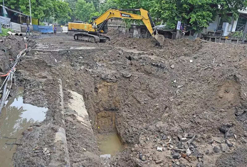 CM reviews road conditions, orders immediate repairs