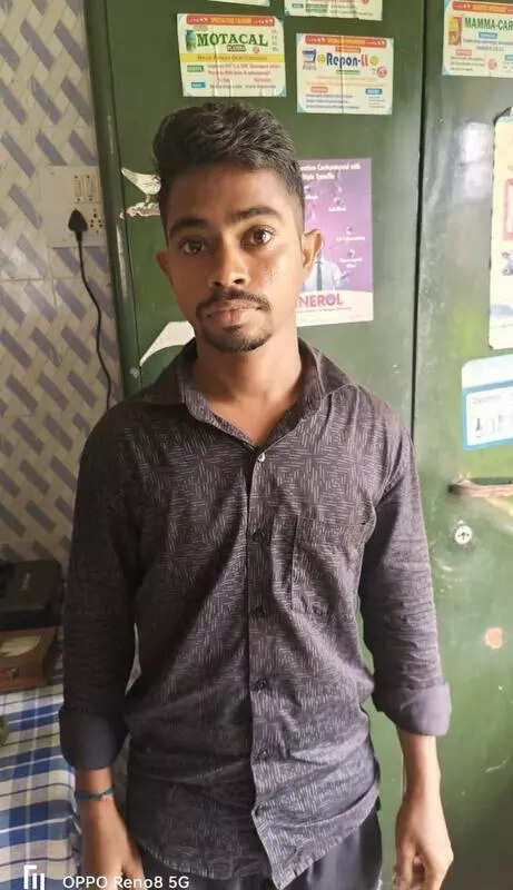 Veterinary officials caught taking bribe in Sambalpur