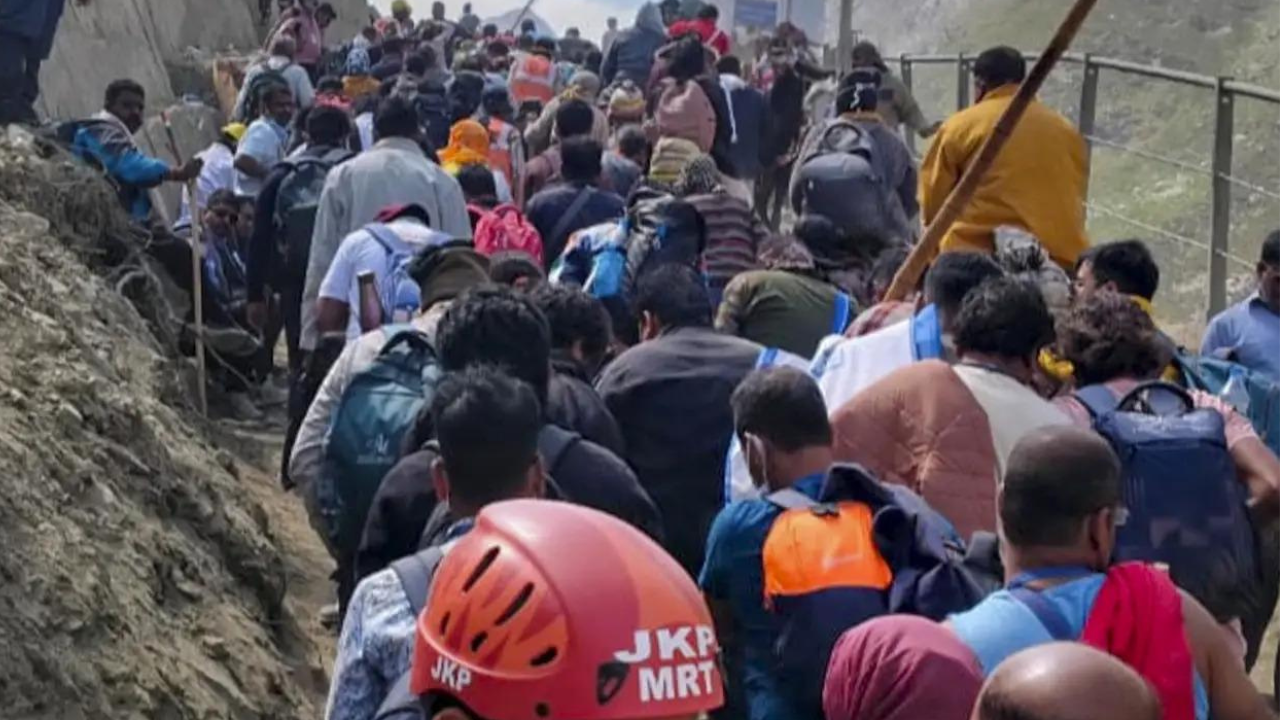 Amarnath Yatra: 6th batch of 8,605 pilgrims sets out for shrine