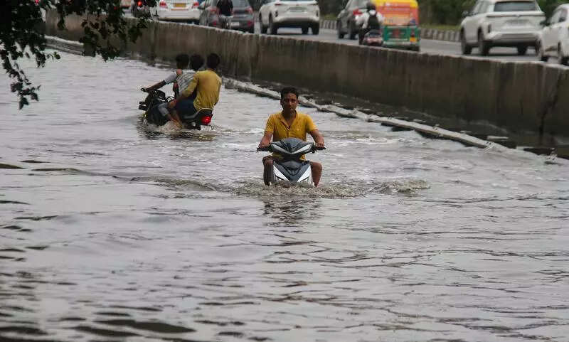 Heavy showers break heat spell in Gurgaon, more in store today, maximum temperature drops to 33.8°C