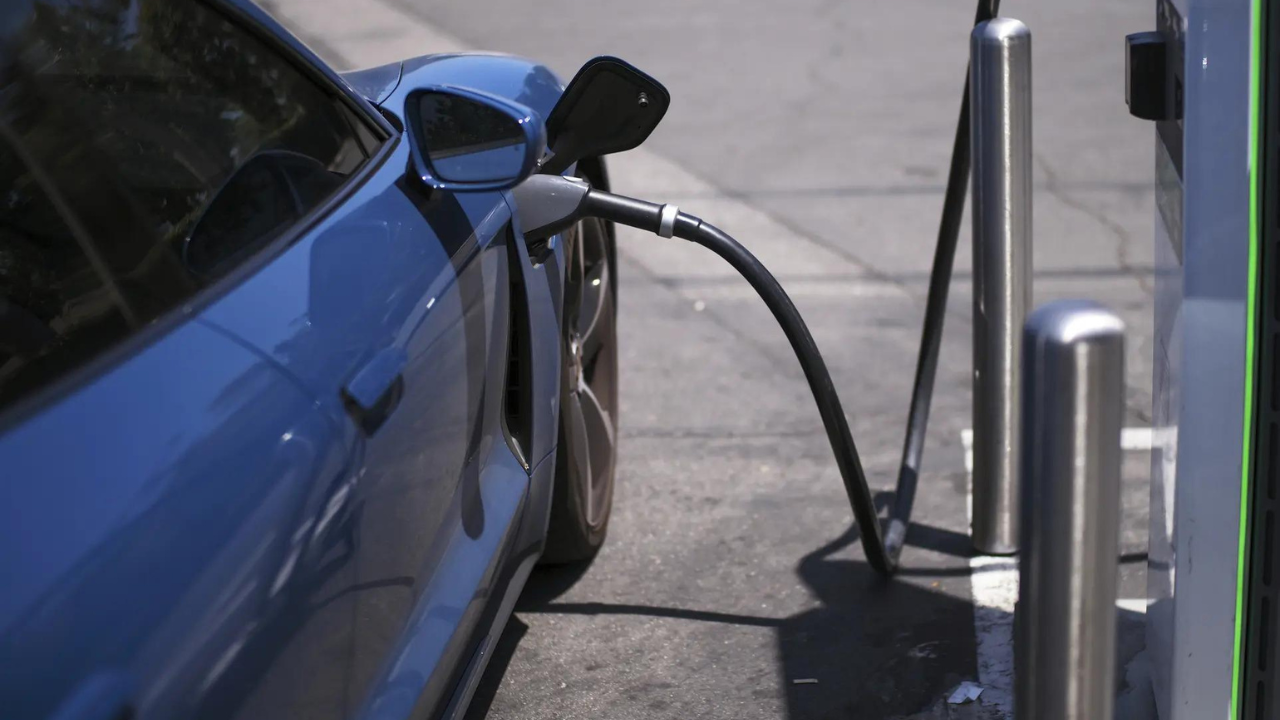 Centre plans ‘battery passport’ to boost EV safety, quality & exports
