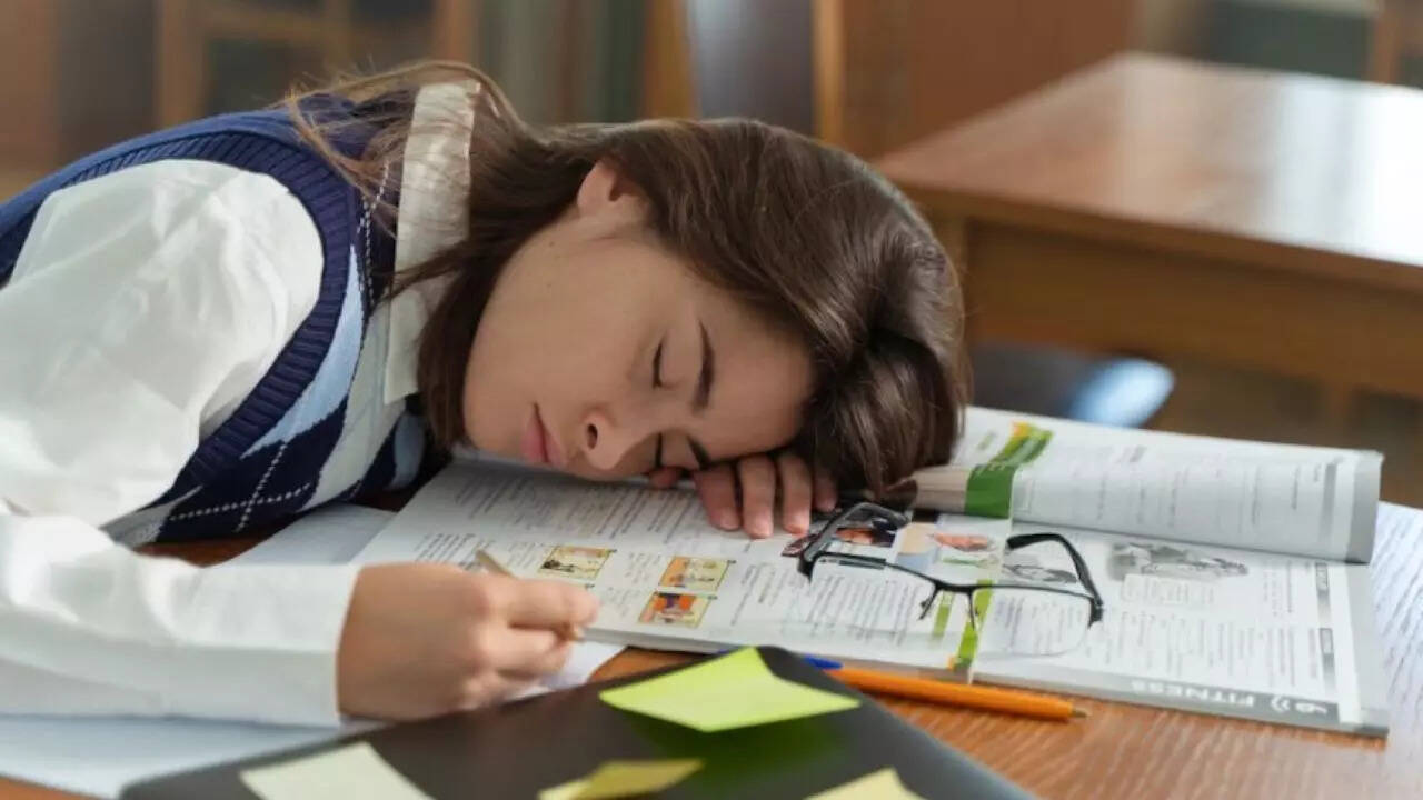 Teen anxiety and sleep: Why sleeping in on weekends helps, but only up to a point