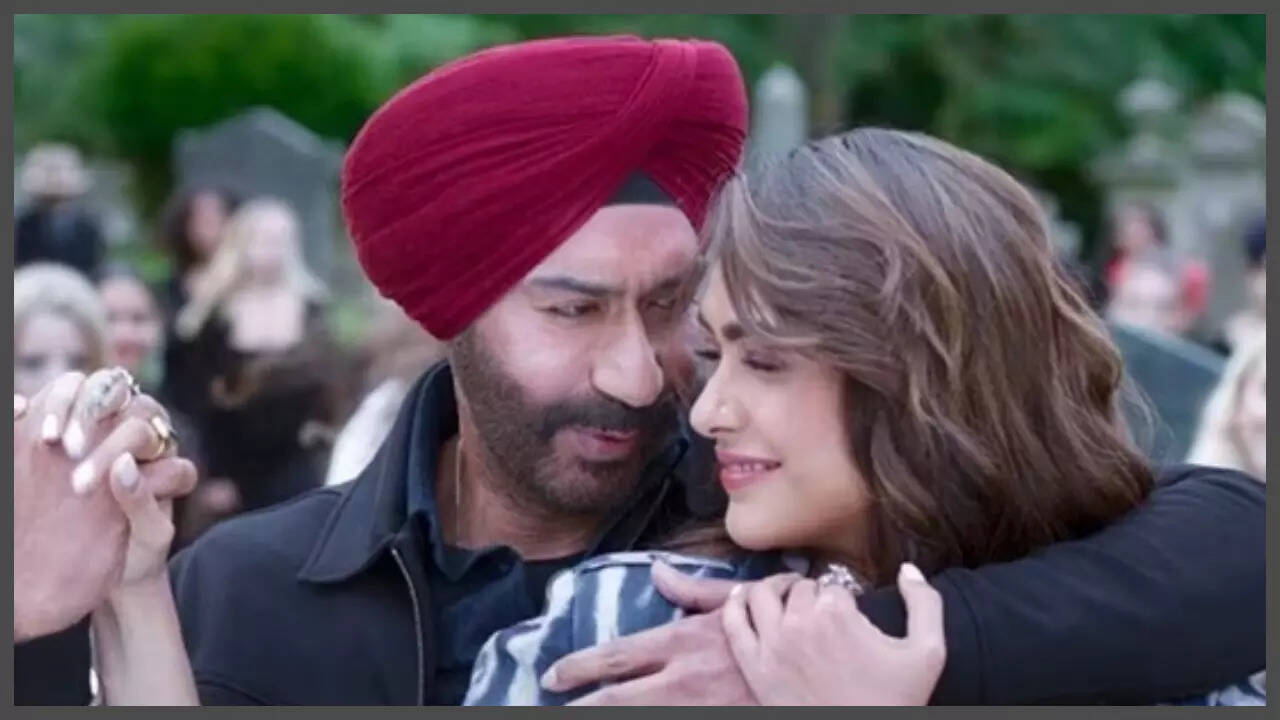 Netizens on Ajay-Mrunal's dance moves in Son of Sardaar 2 song