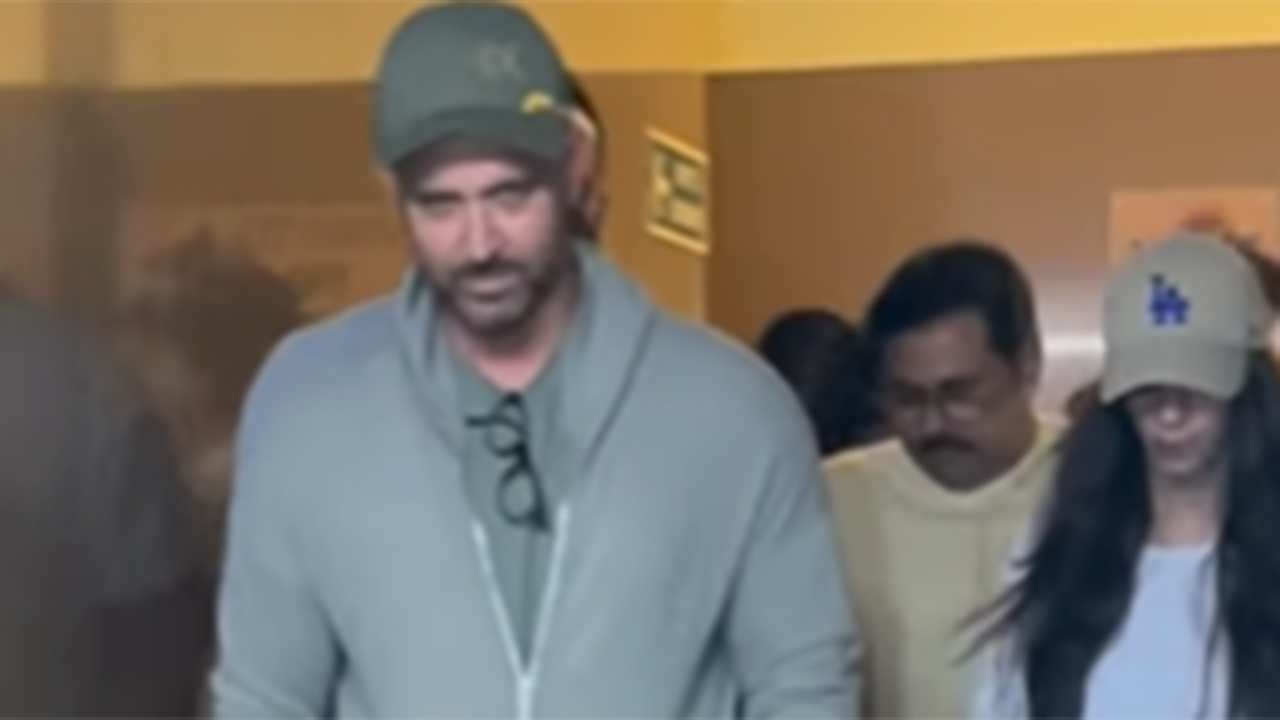 Watch: Hrithik- Saba on a low-key movie night