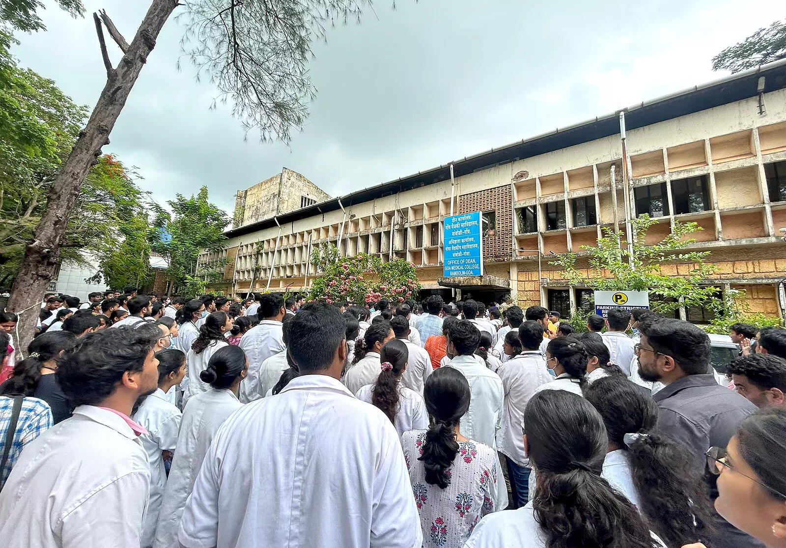 40 cops to protect doctors at Goa Medical College