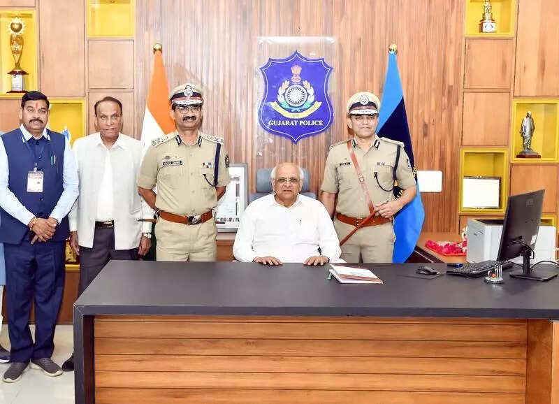 Gujarat chief minister orders official inquiry into bridge collapse