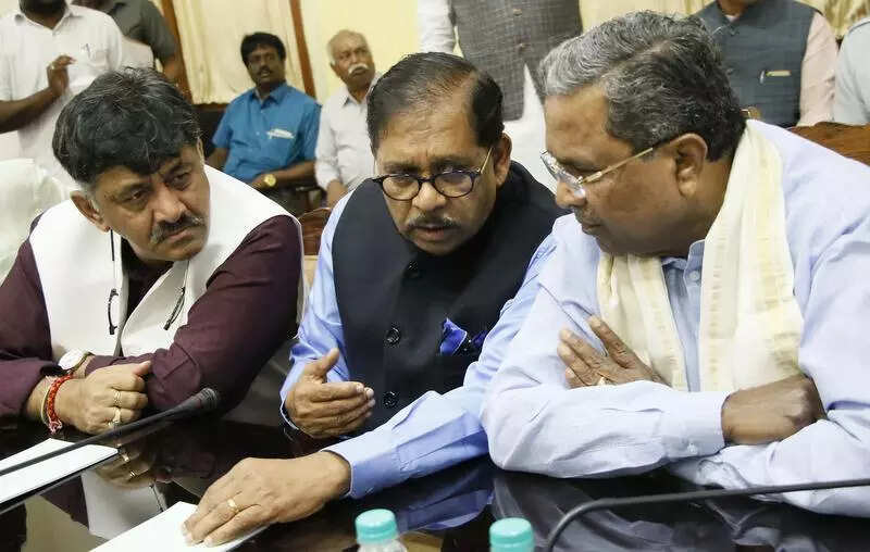 I don’t want to open another drama company, says Parameshwara on tussle over CM post