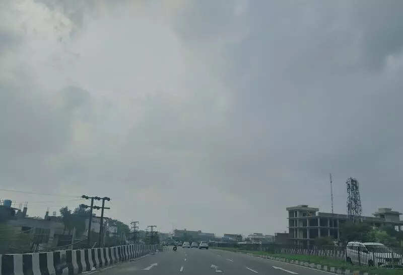 Weather turns breezy & pleasant as Met forecasts rain