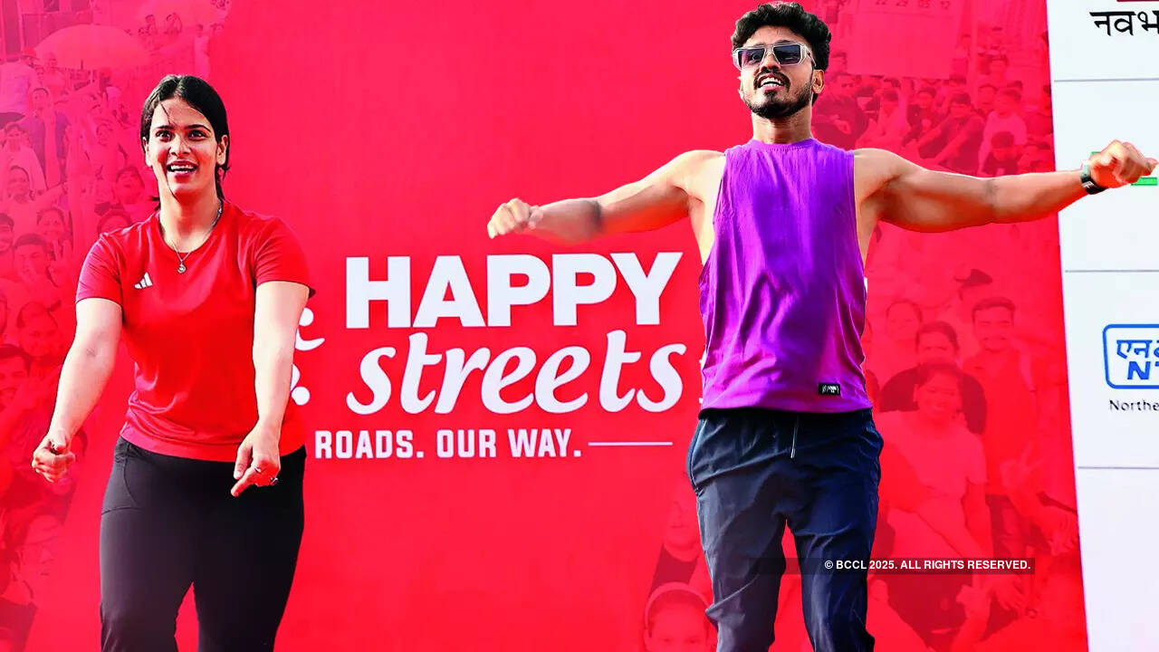 Lucknowites unleash fun on the streets