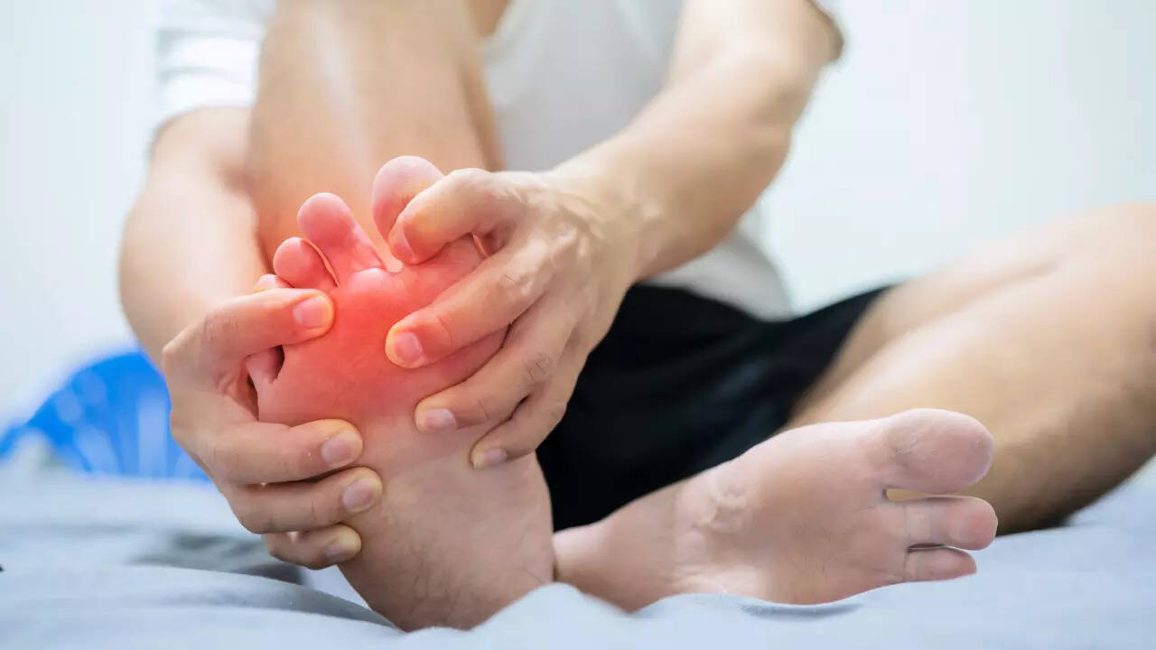 Uric acid pain in the foot: How to know if it is due to gout
