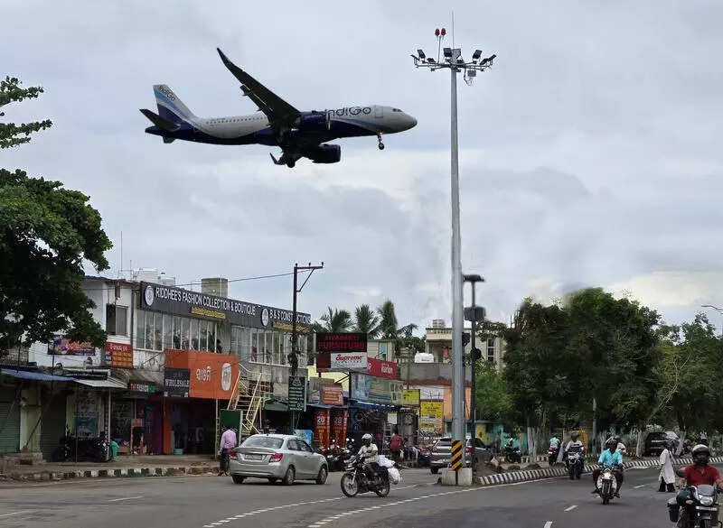 ‘Illegal’ market complex along flight path yet to be razed: Officials