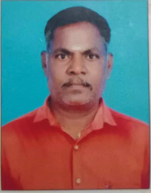 Cleaner attempts to drive van, kills two in Sholavaram