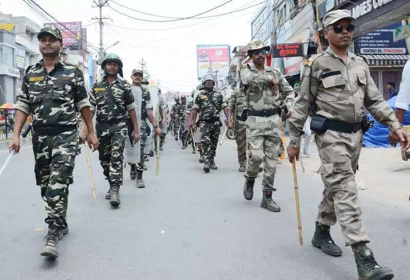 500 police personnel deployed in city for first Somvari tomorrow