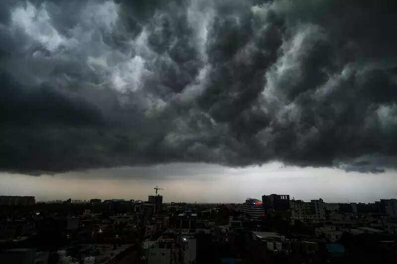 Thunderstorm, rain & lightning likely in Gurgaon, IMD sounds alert