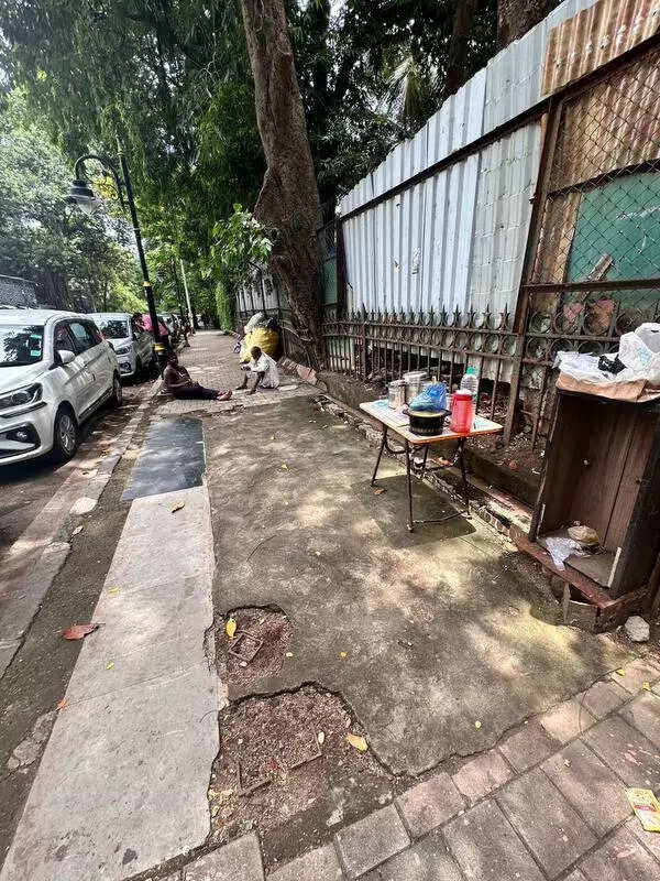 HC footpath squatters order fails to revive citizens’ faith in BMC