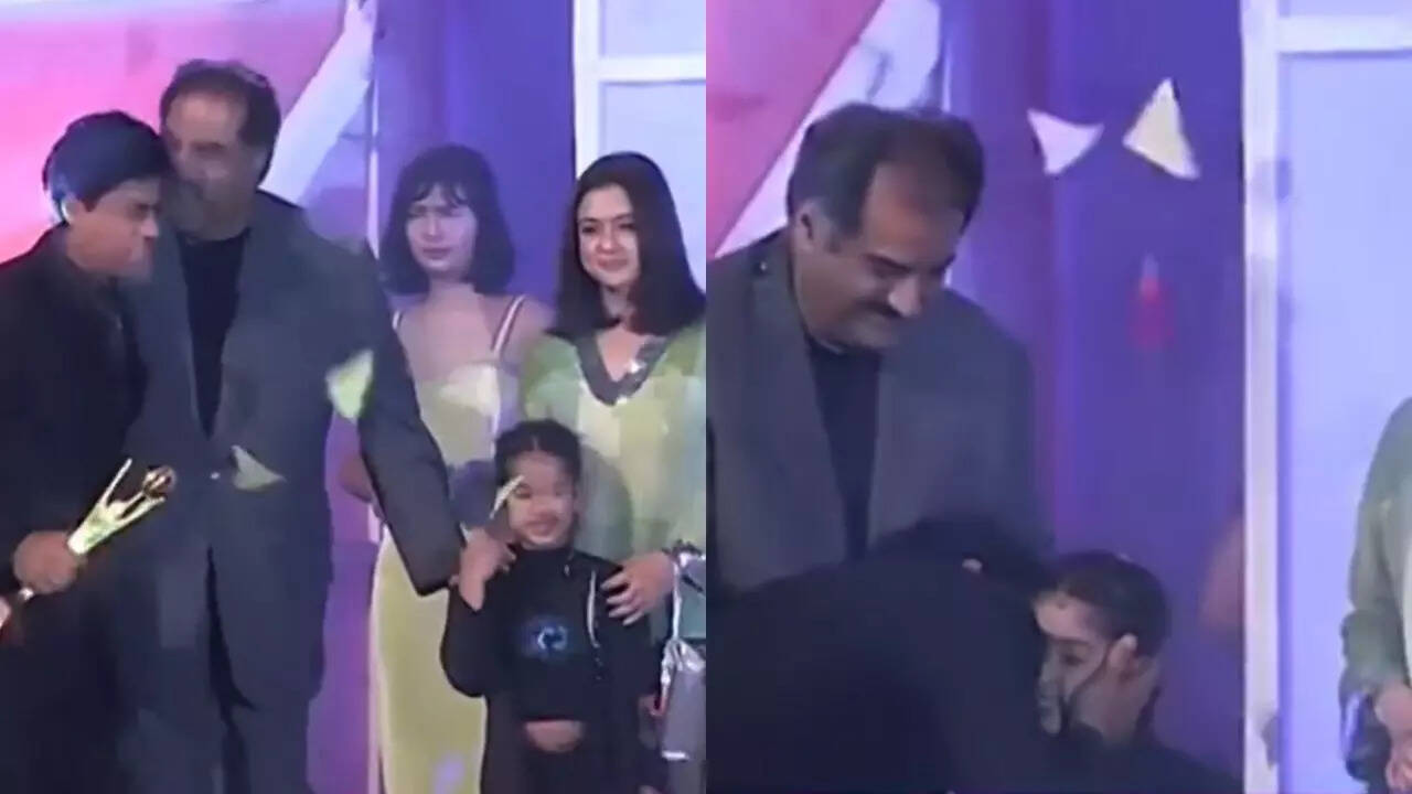 Old clip of SRK kissing Janhvi at an award show goes viral