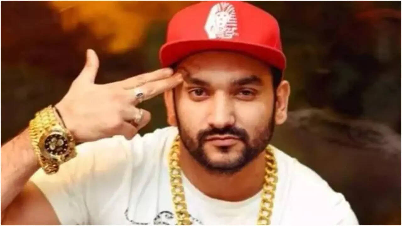 Singer Rahul Fazilpuria survives gun attack in Gurugram