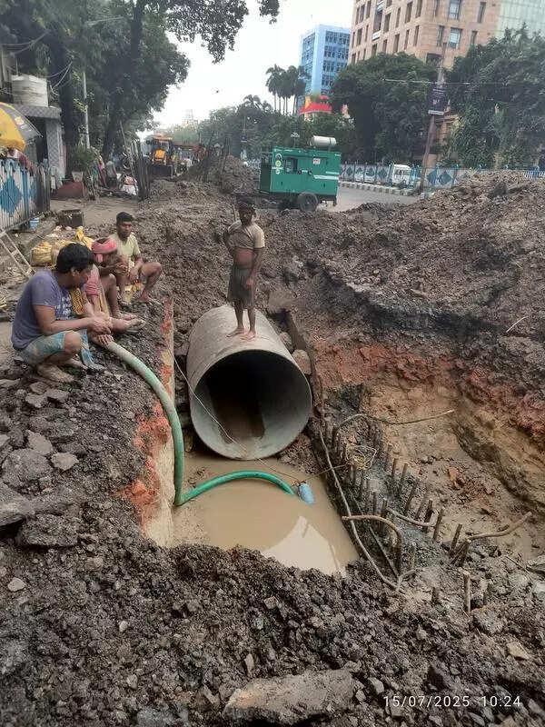 KMC pipe work damages metro diaphragm wall