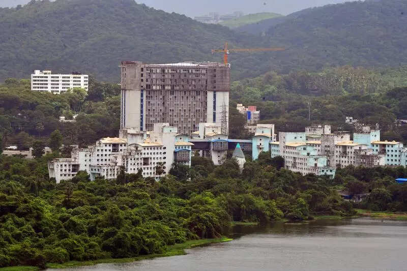 Govt to invite private investors for IIT-B solar power centre