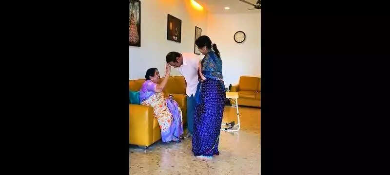 Anbumani meets mom at event, avoids dad