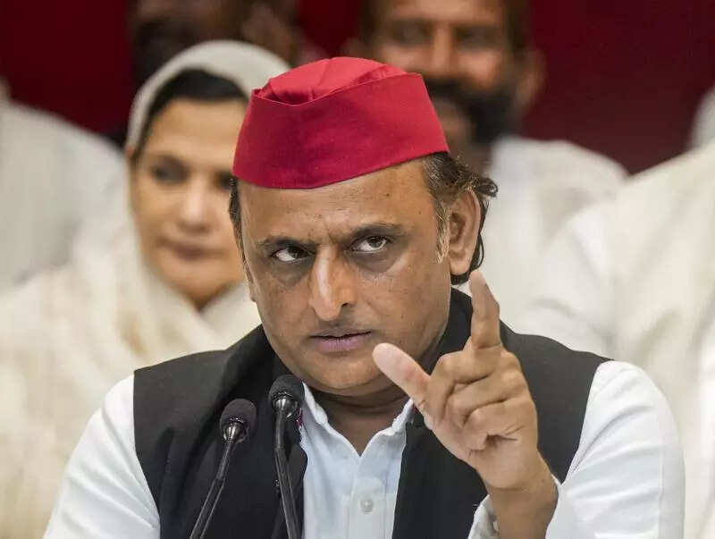 Cracks in newly openedGkp link e-way expose corruption: Akhilesh